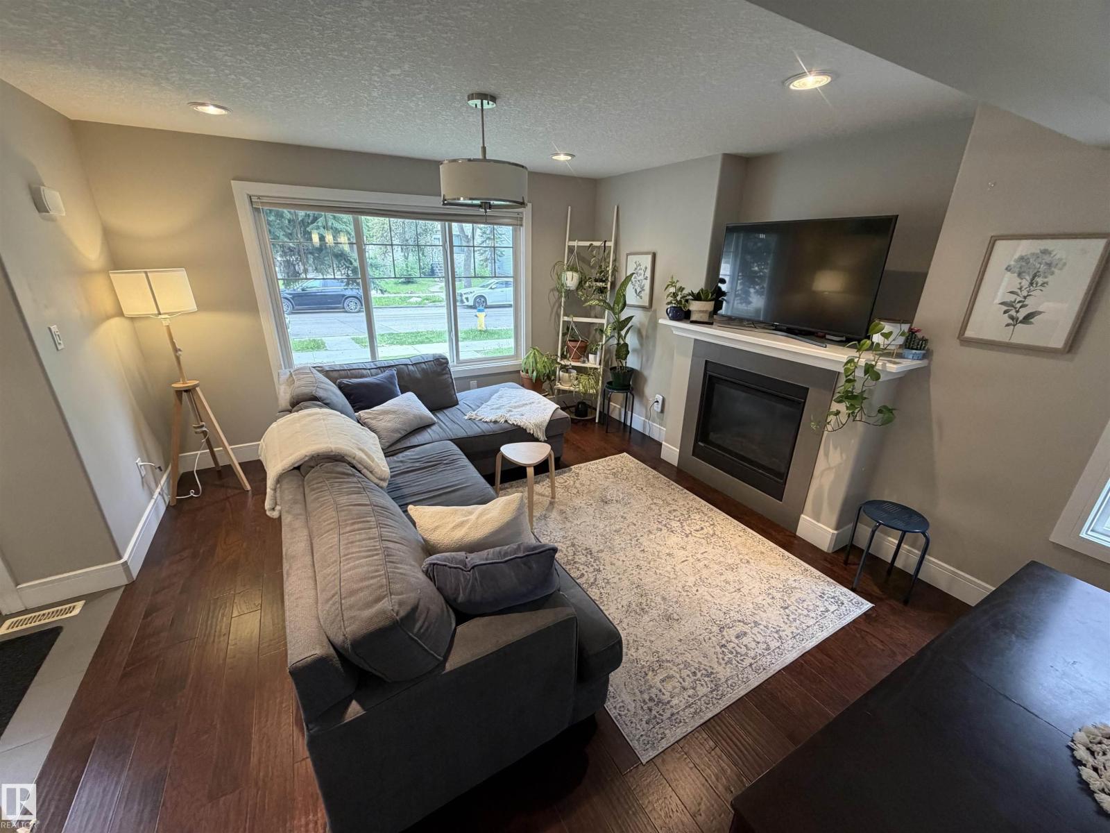 10914 71 AV NW - 4