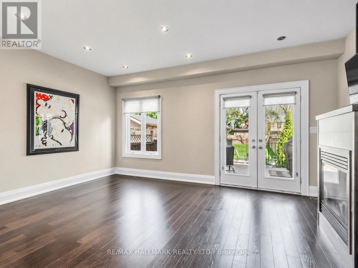 192 ERSKINE AVENUE - 10