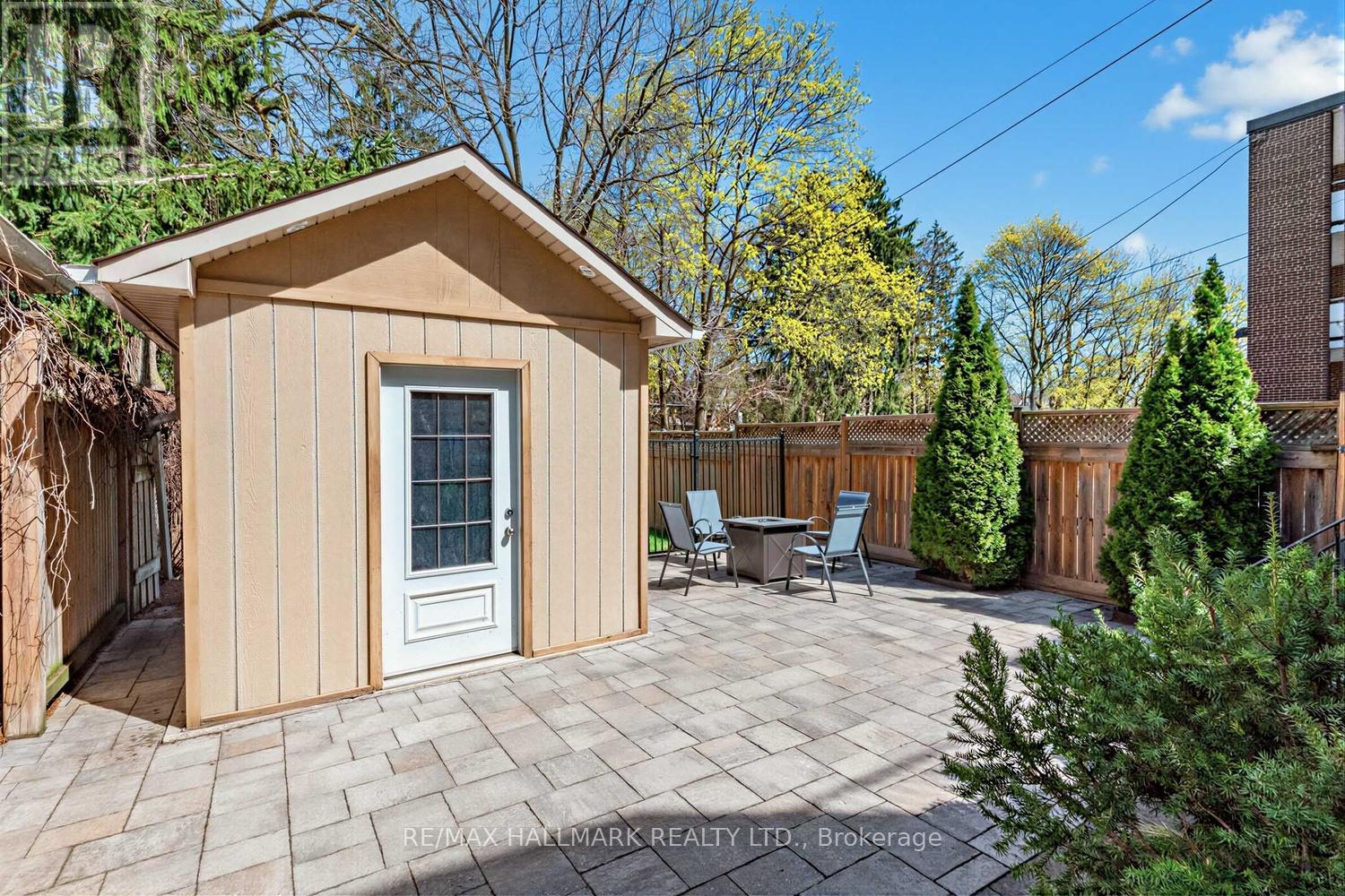 192 ERSKINE AVENUE - 27