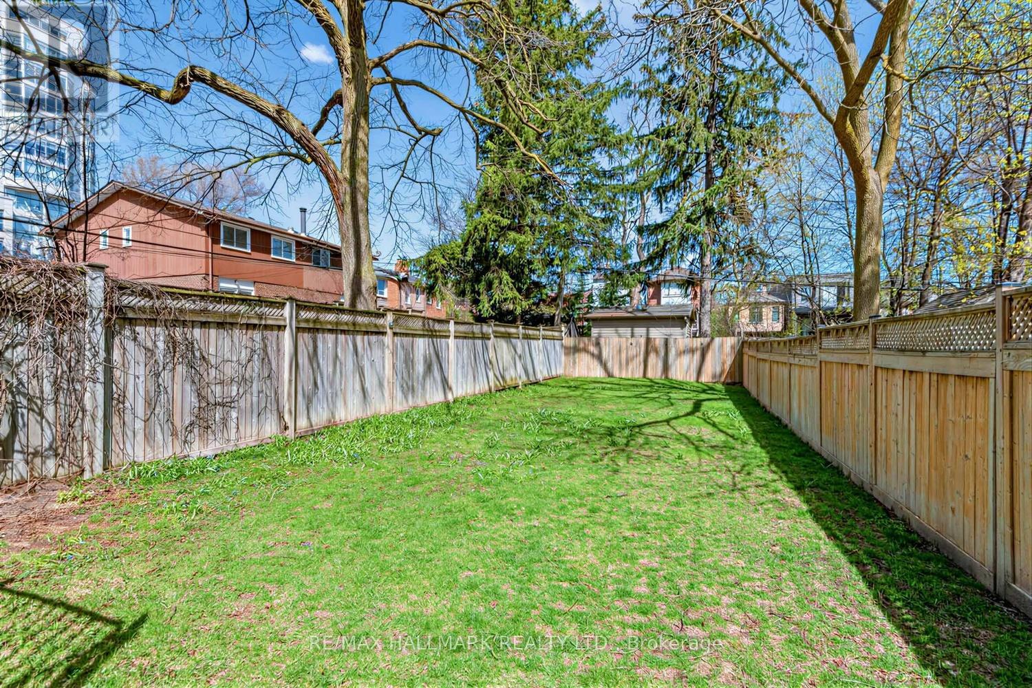 192 ERSKINE AVENUE - 30
