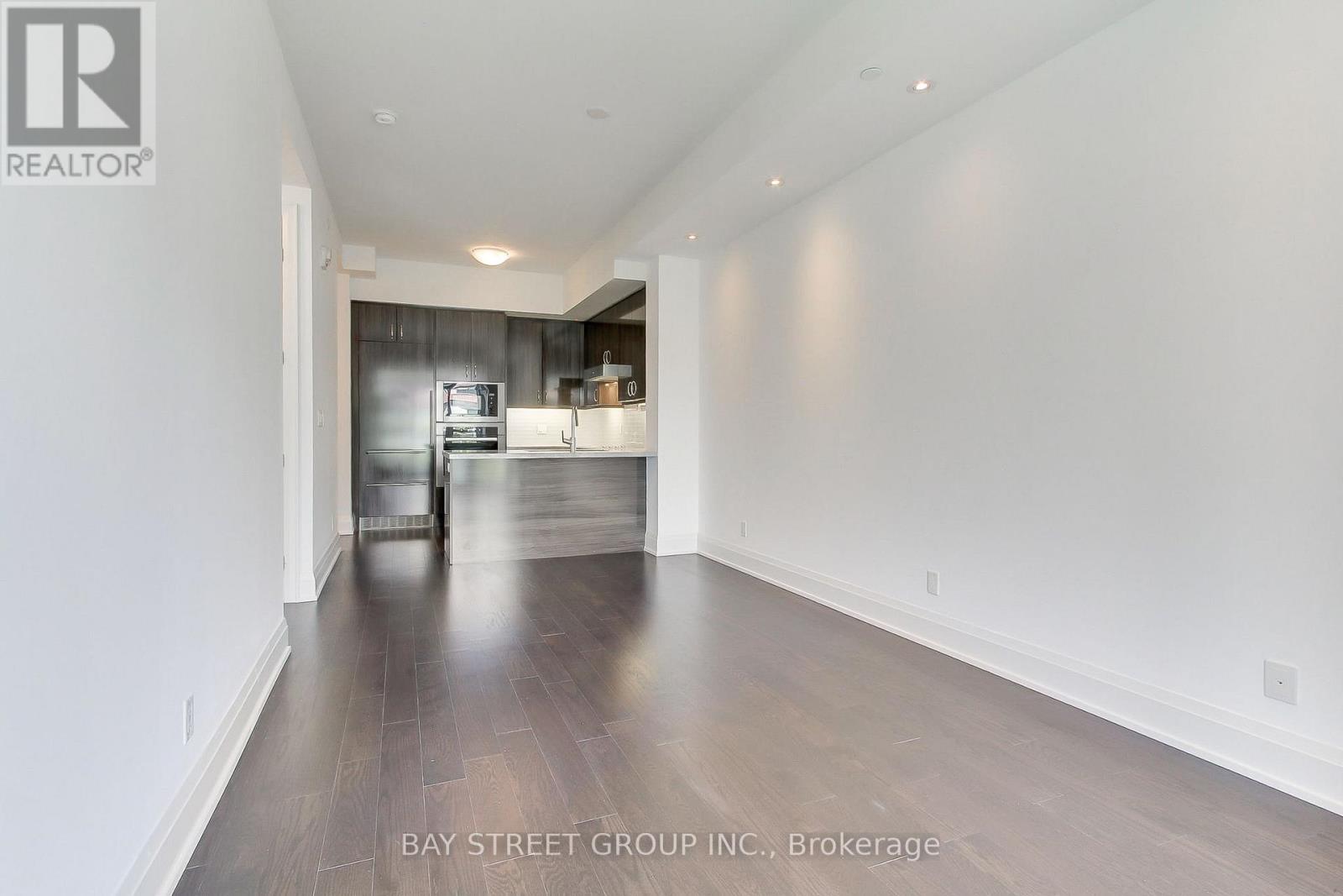 #312 20 FRED VARLEY DRIVE - 13