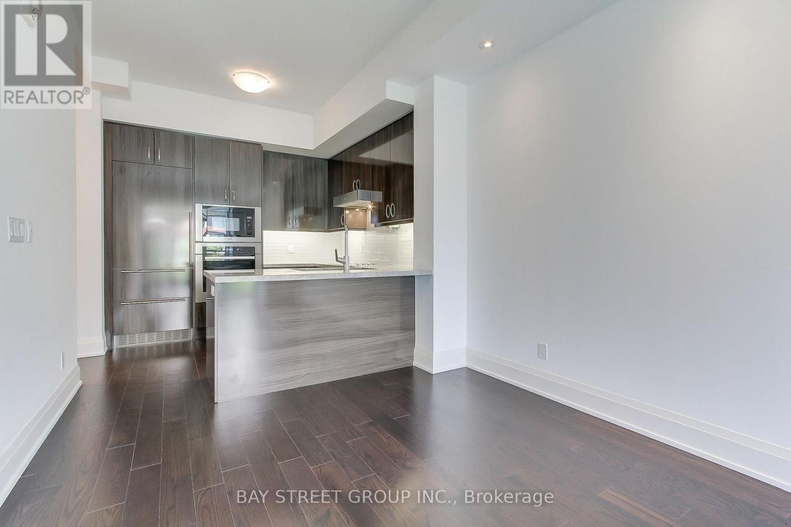 #312 20 FRED VARLEY DRIVE - 10