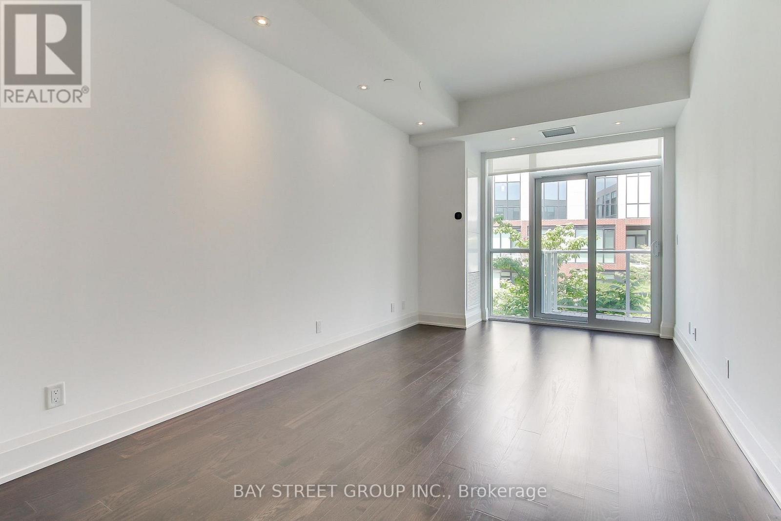 #312 20 FRED VARLEY DRIVE - 12
