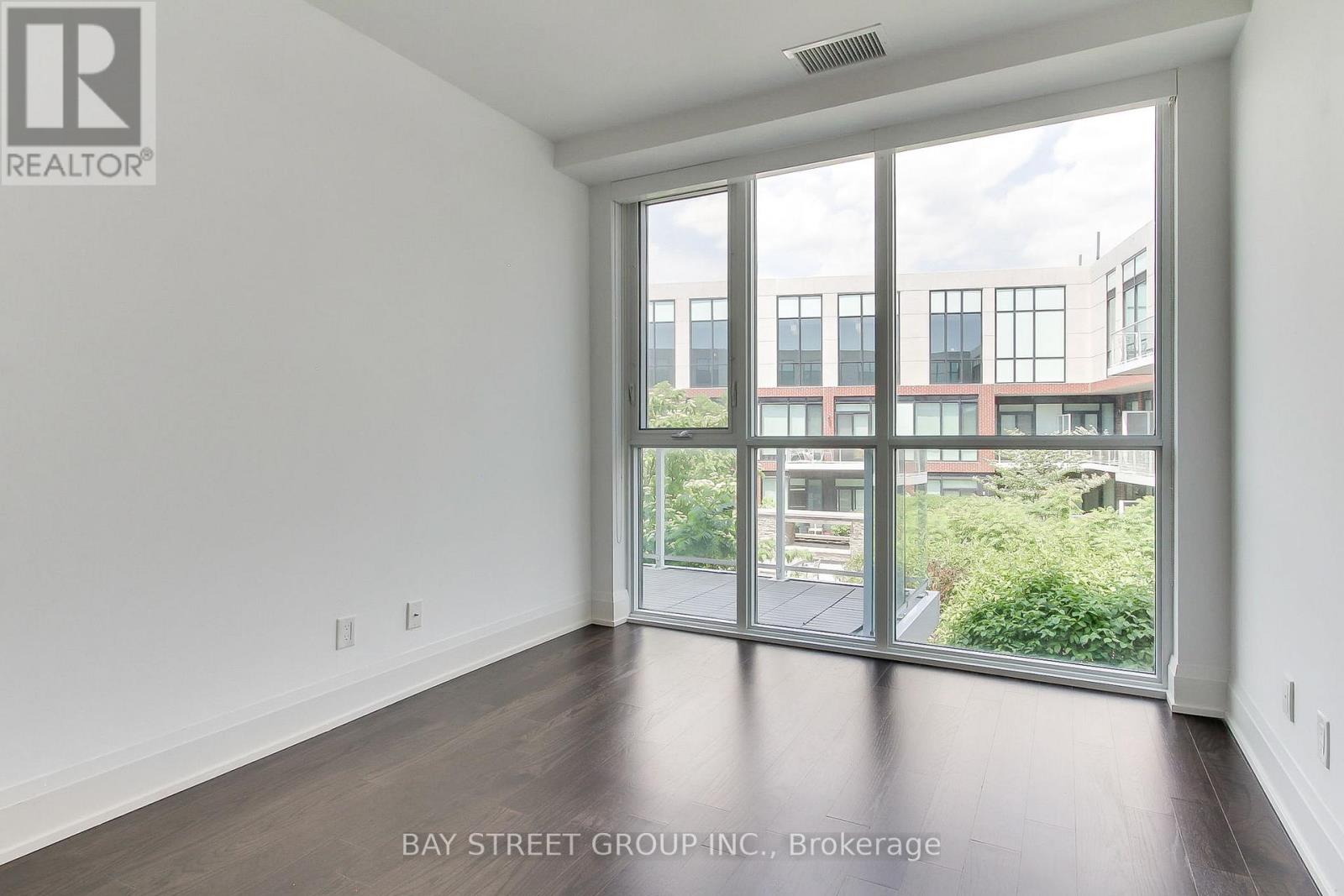 #312 20 FRED VARLEY DRIVE - 15