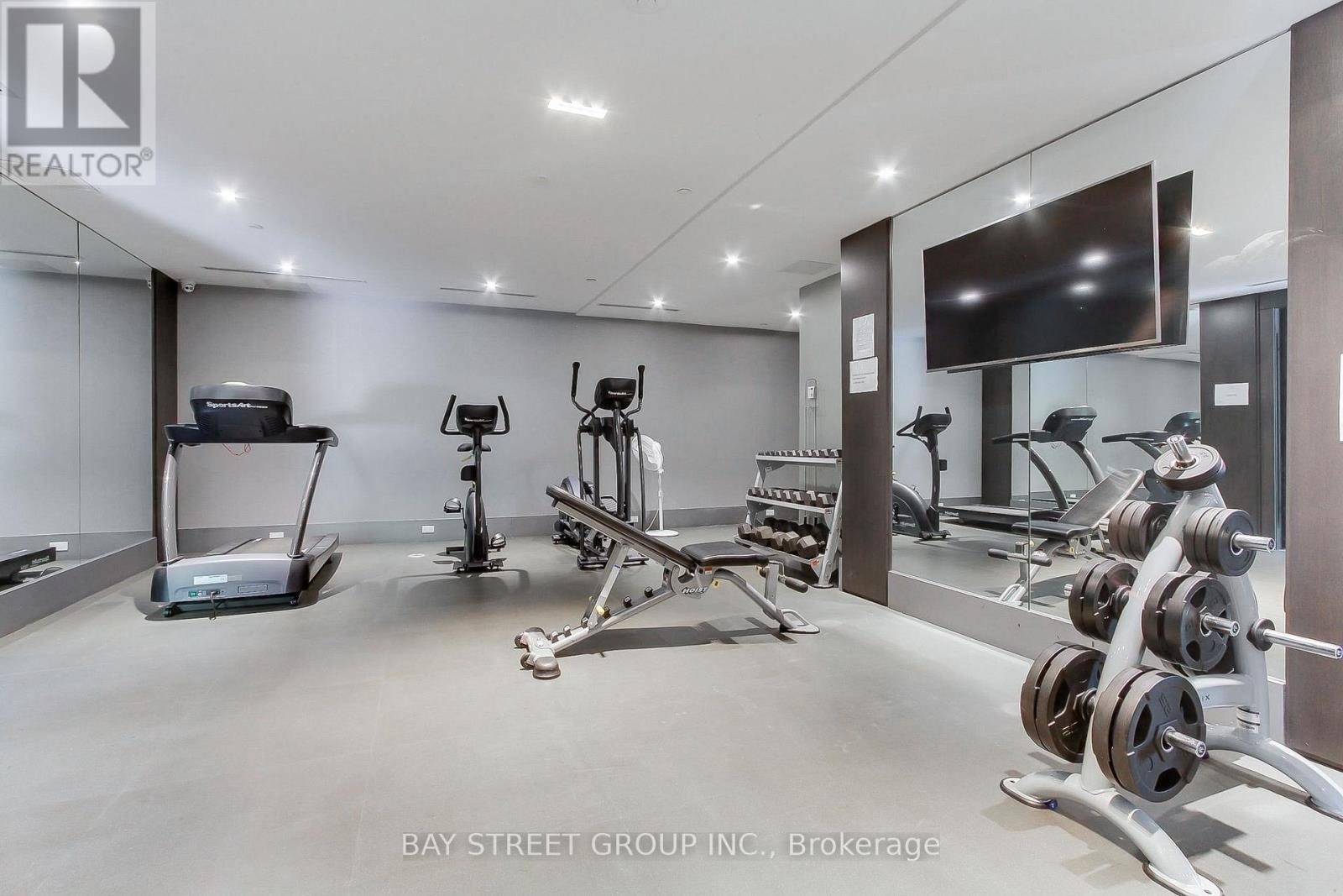 #312 20 FRED VARLEY DRIVE - 22