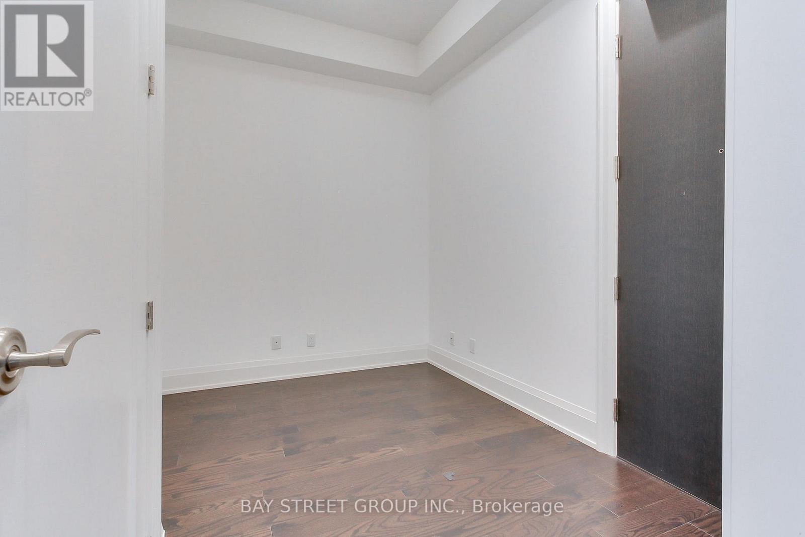 #312 20 FRED VARLEY DRIVE - 6