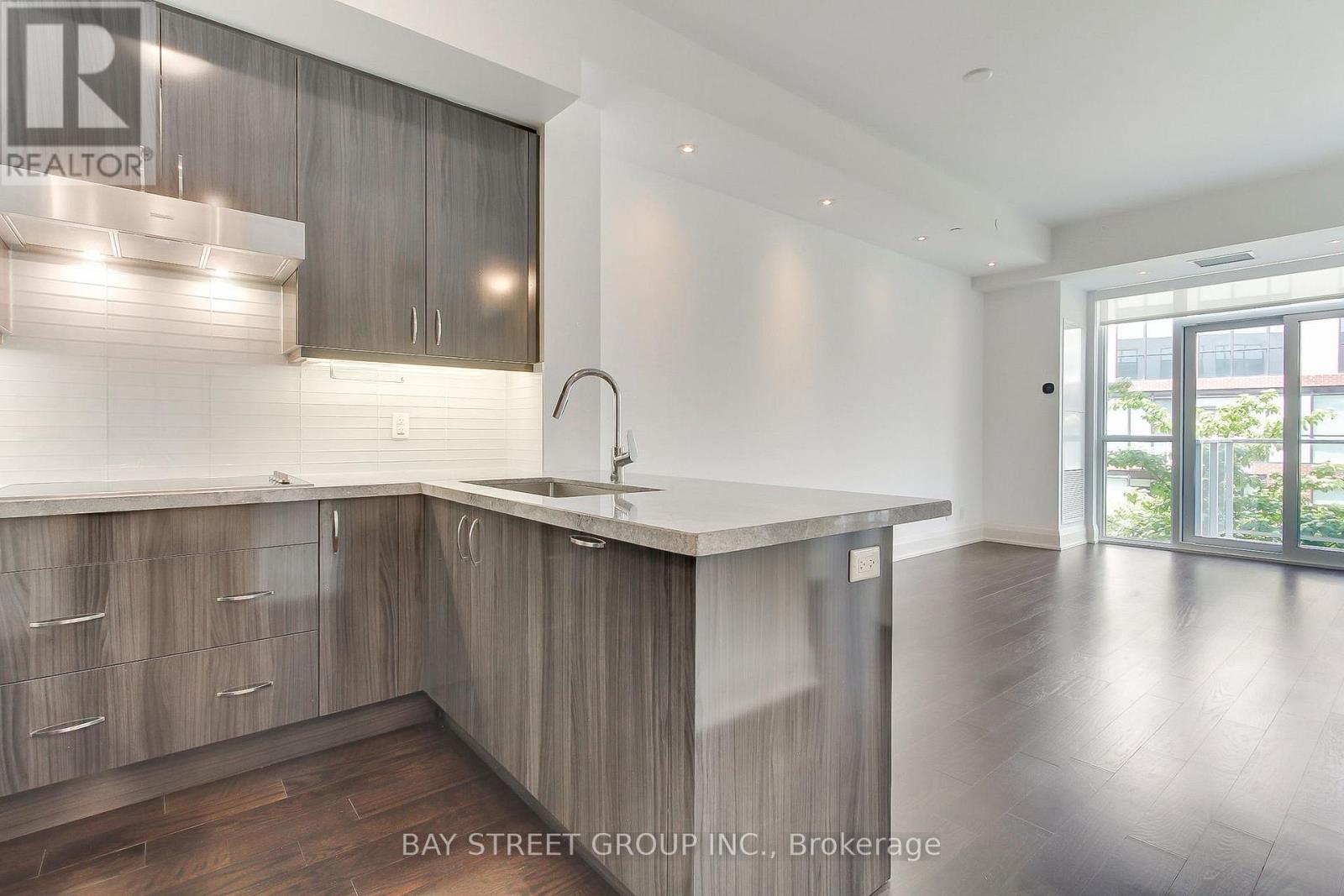 #312 20 FRED VARLEY DRIVE - 9