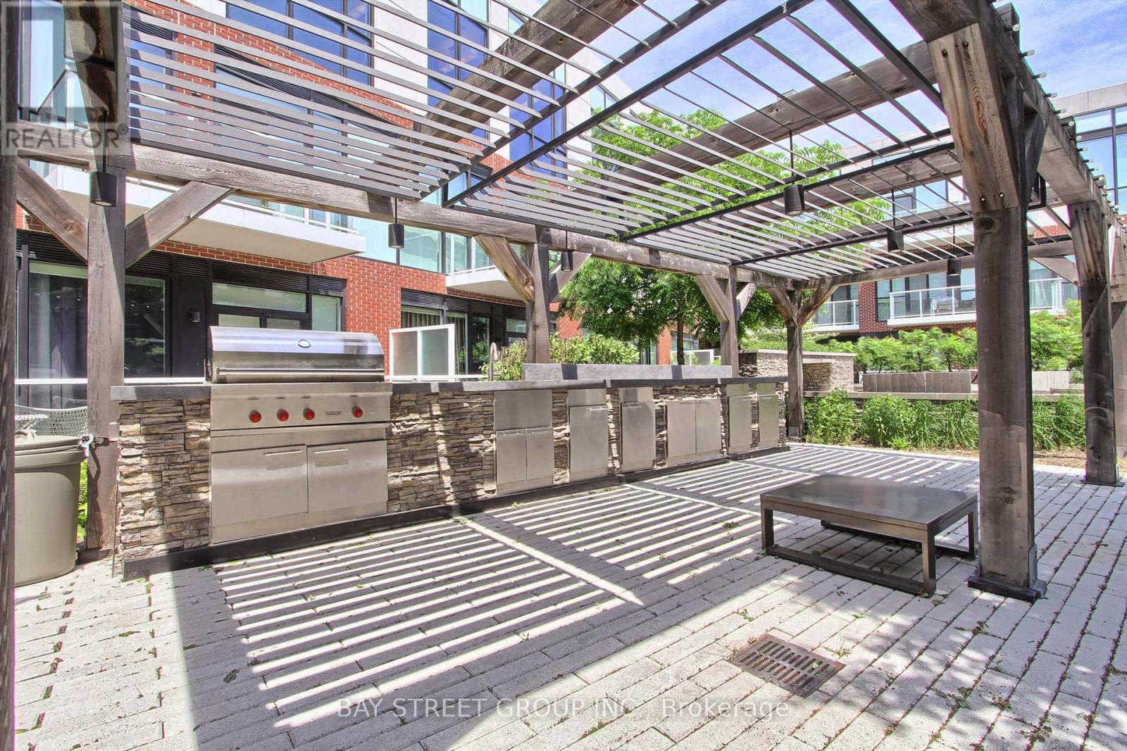 #312 20 FRED VARLEY DRIVE - 24