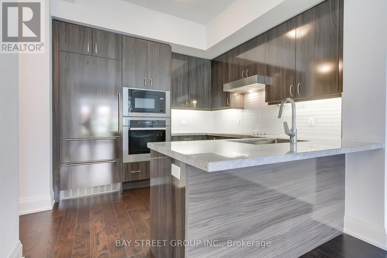 #312 20 FRED VARLEY DRIVE - 7