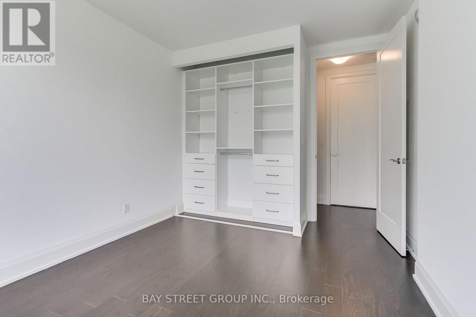 #312 20 FRED VARLEY DRIVE - 16