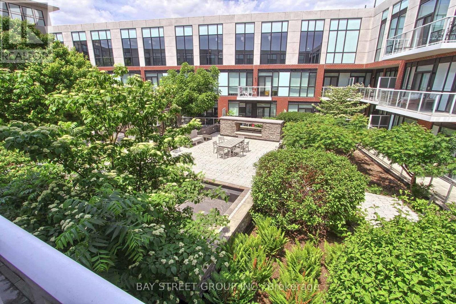 #312 20 FRED VARLEY DRIVE - 21
