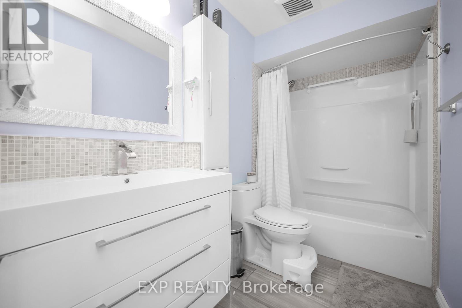 4 Bed, 2 Bath House for Sale in Ottawa – 18 WINLOCK CRESCENT, Ottawa – MLS# X13421976 - Image 21
