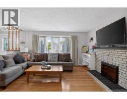 Kitchen - 414 Amirault Street, Dieppe, NB E1A1G3 Photo 9