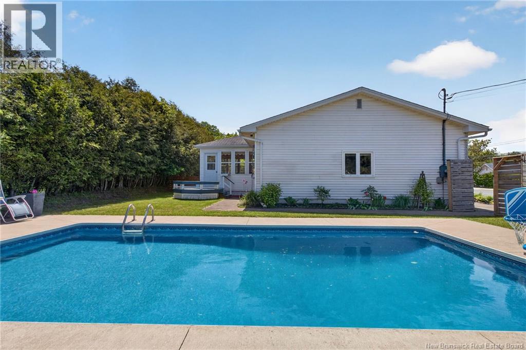 414 Amirault Street - Image 39