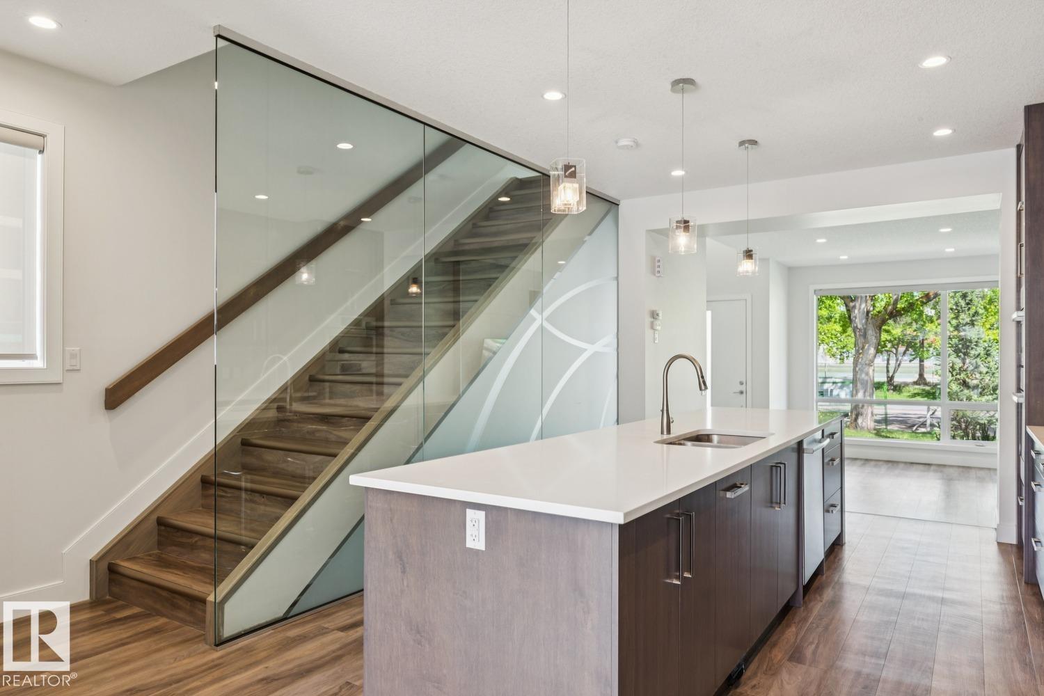8724 116 ST NW - 12