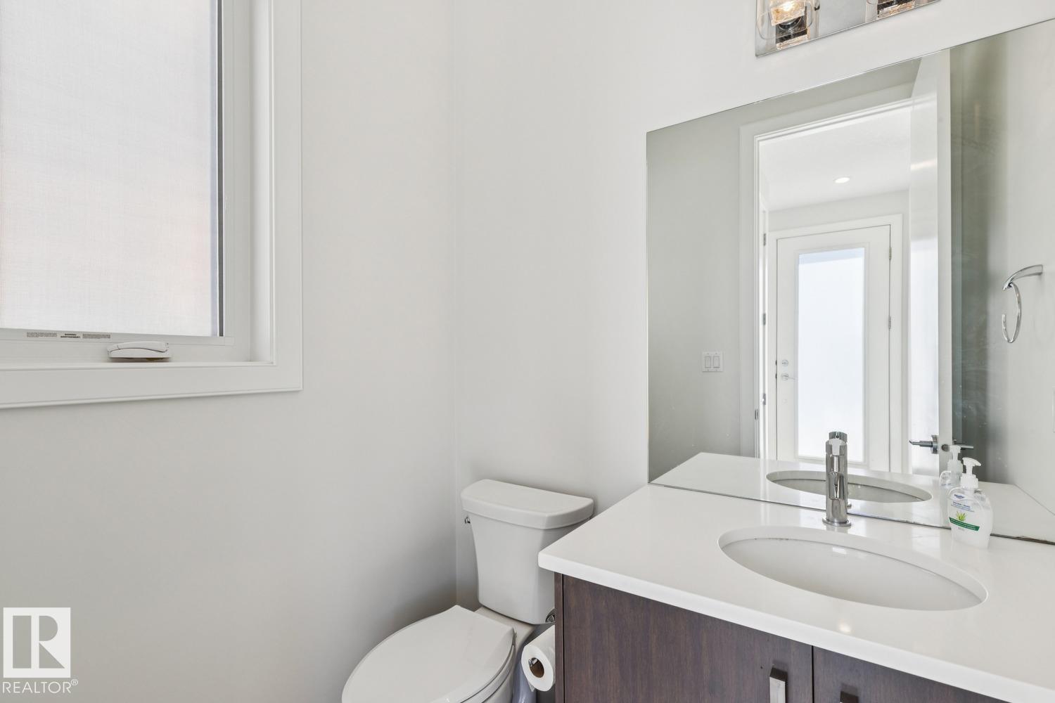 8724 116 ST NW - 17