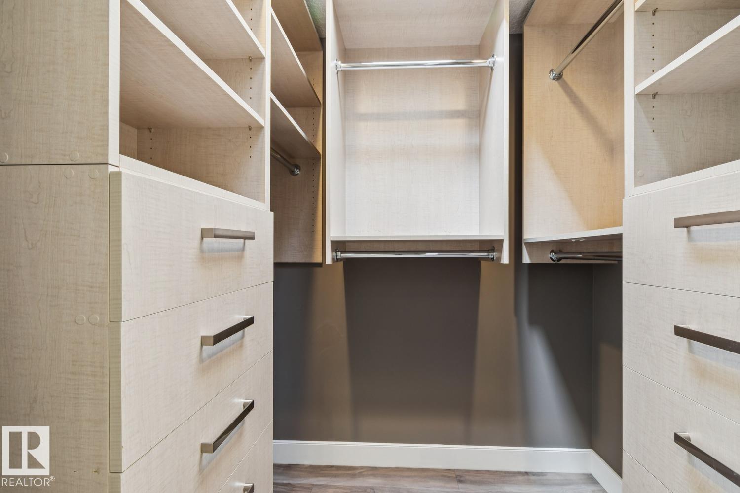 8724 116 ST NW - 35