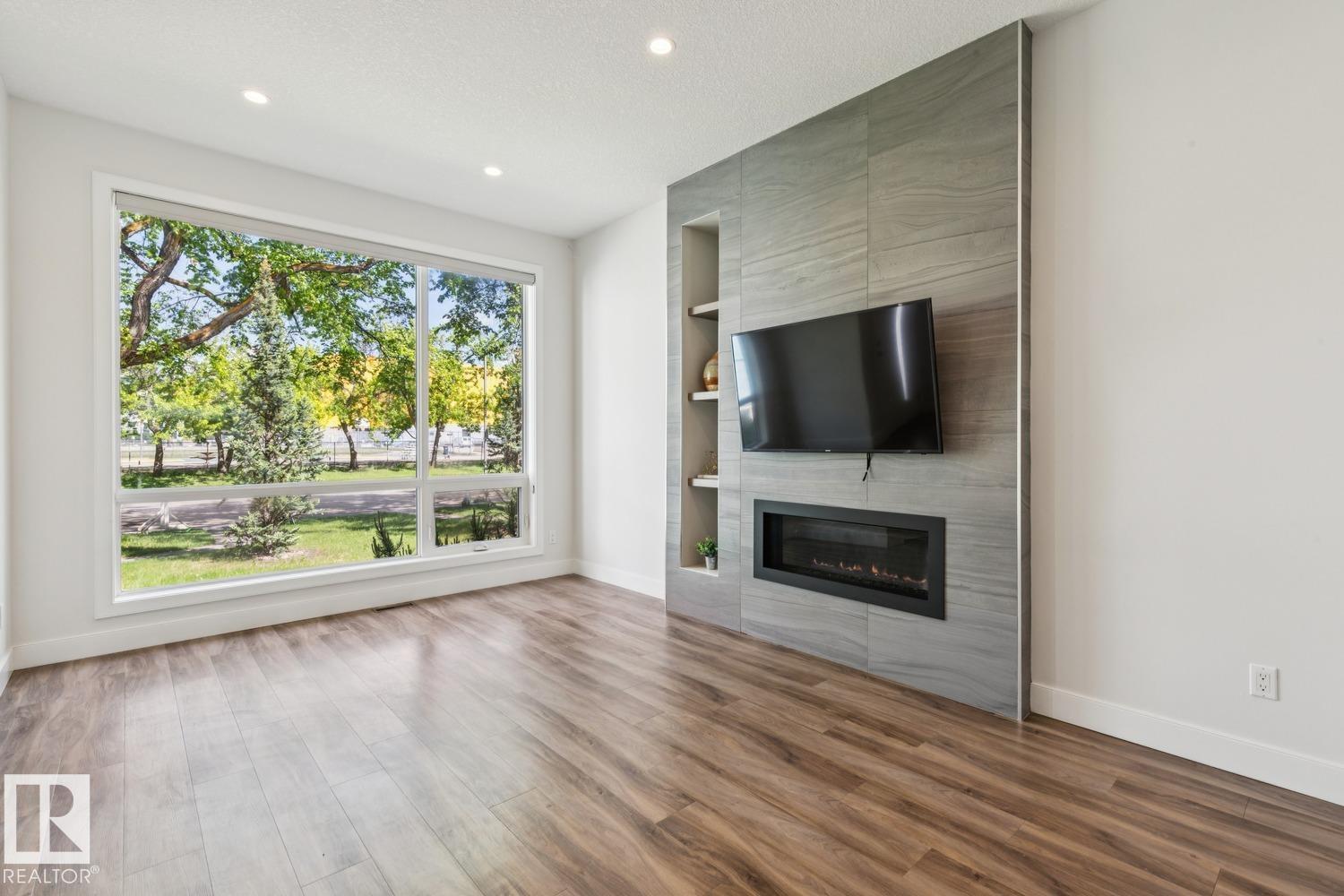 8724 116 ST NW - 5