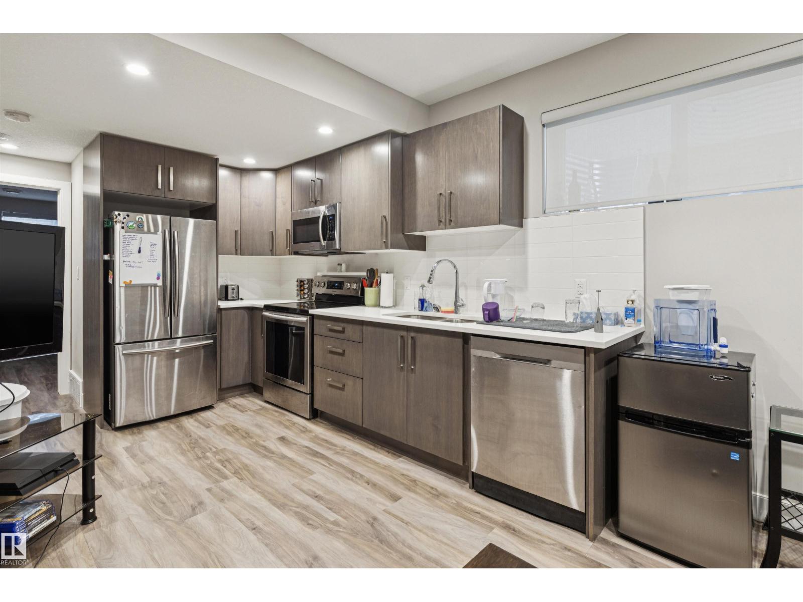 8724 116 ST NW - 36