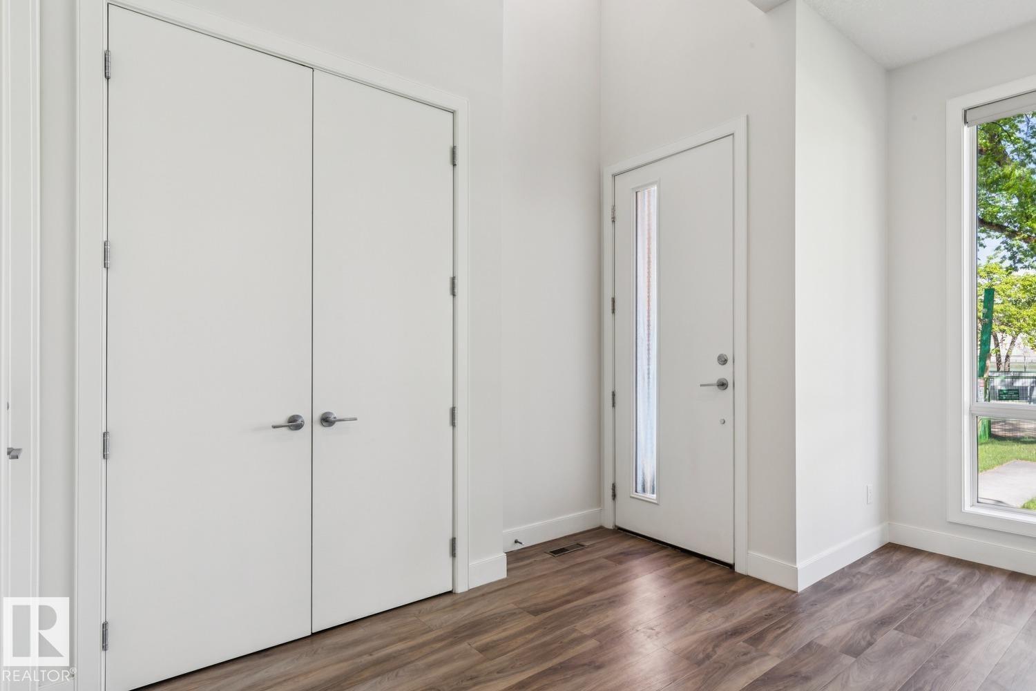 8724 116 ST NW - 3