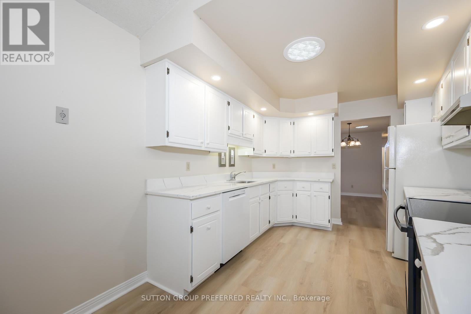 #51 50 FIDDLERS GREEN ROAD - 13