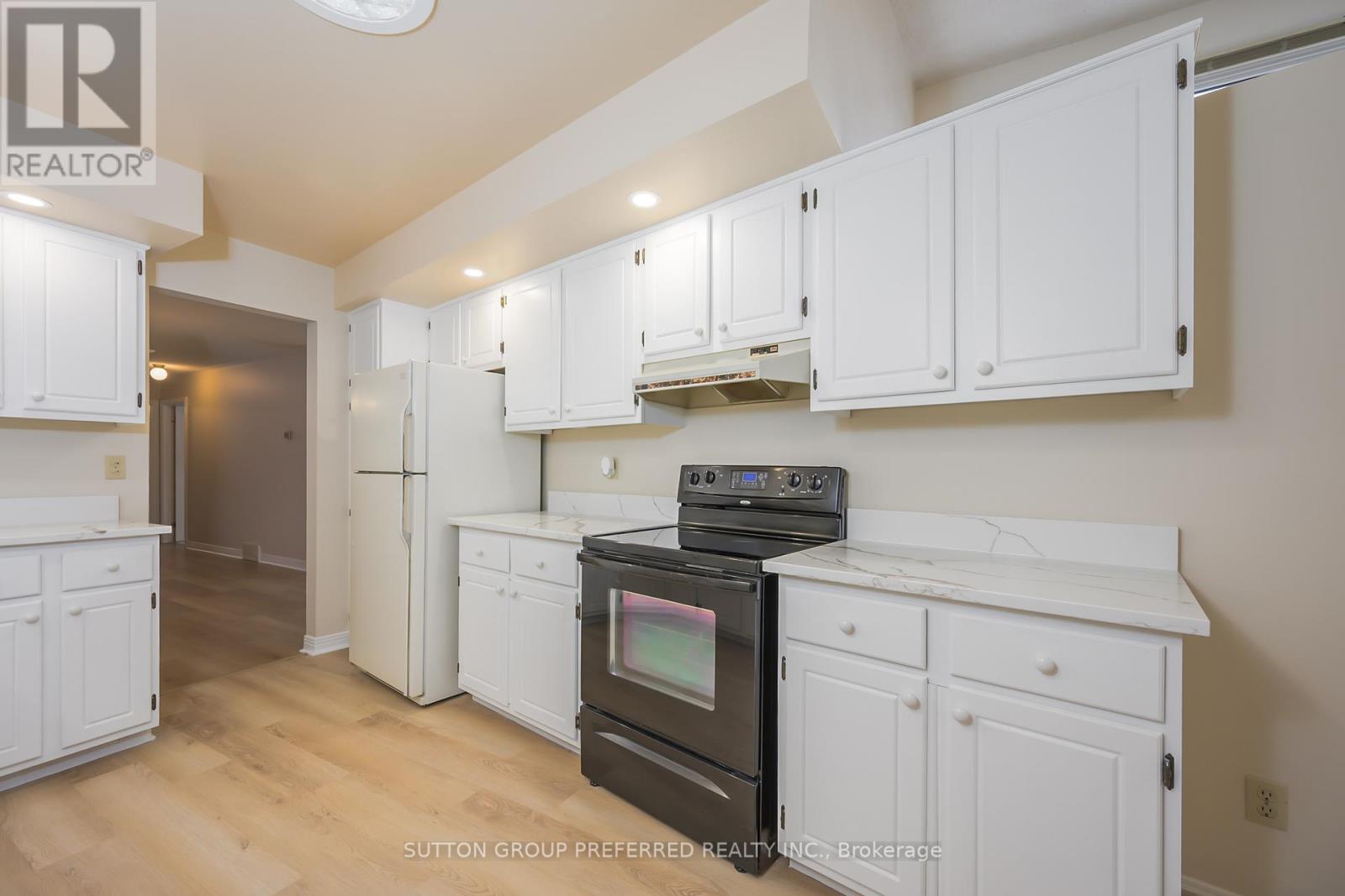 #51 50 FIDDLERS GREEN ROAD - 14