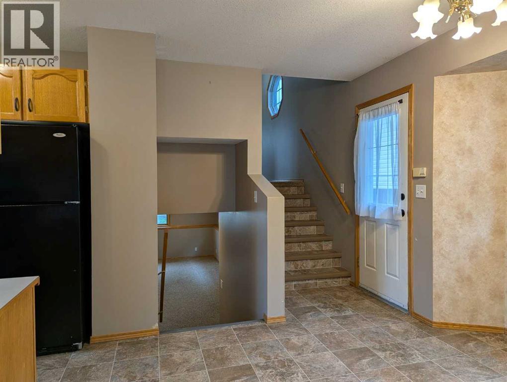 4727 44 Street - 6