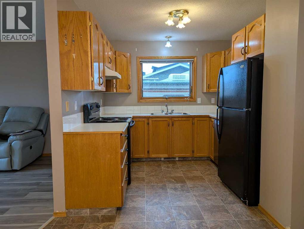 4727 44 Street - 4