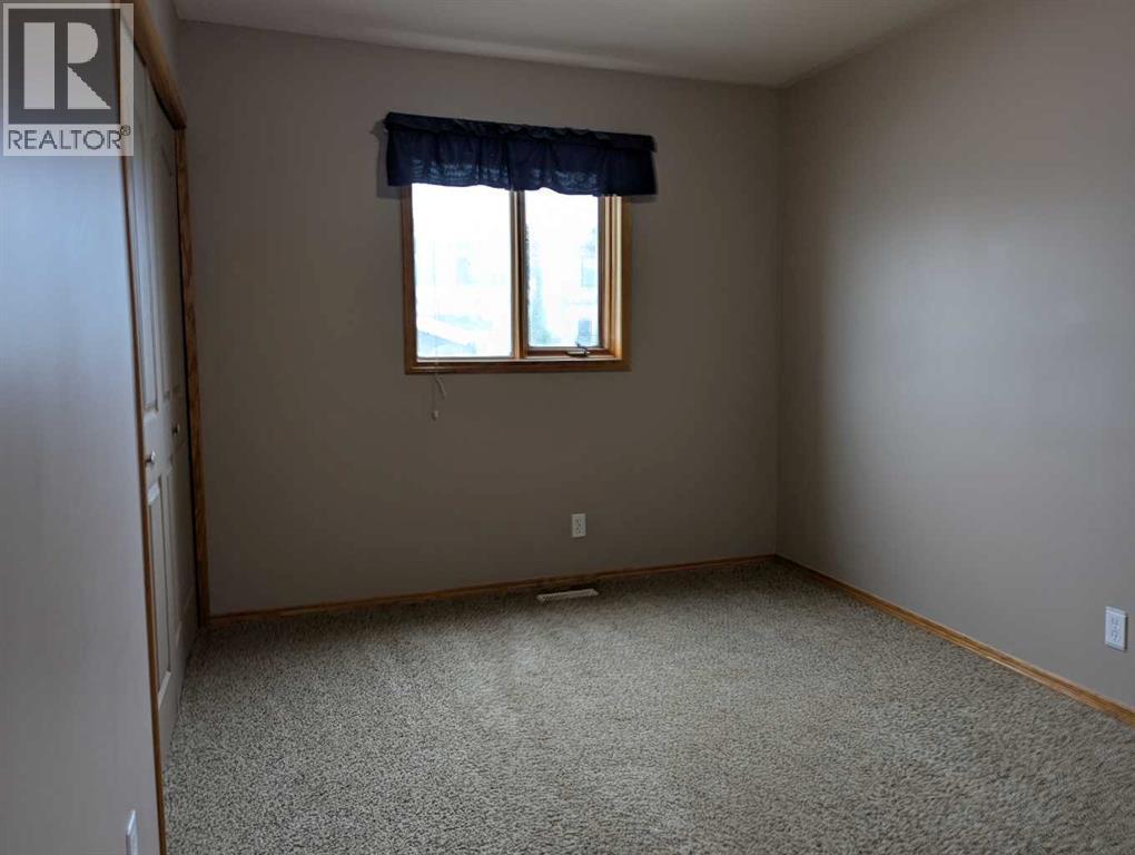 4727 44 Street - 10