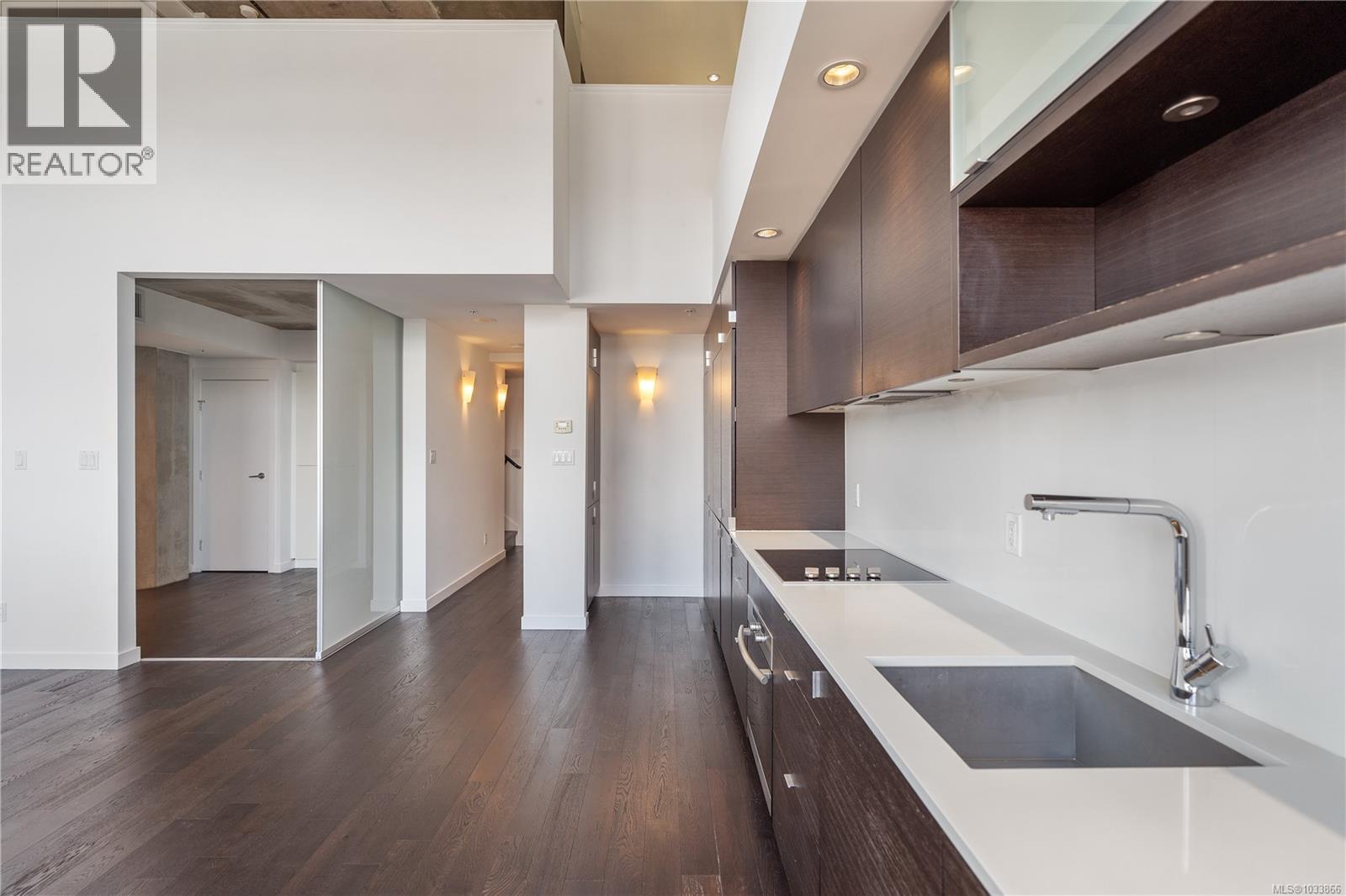 #416 770 Fisgard St - 52