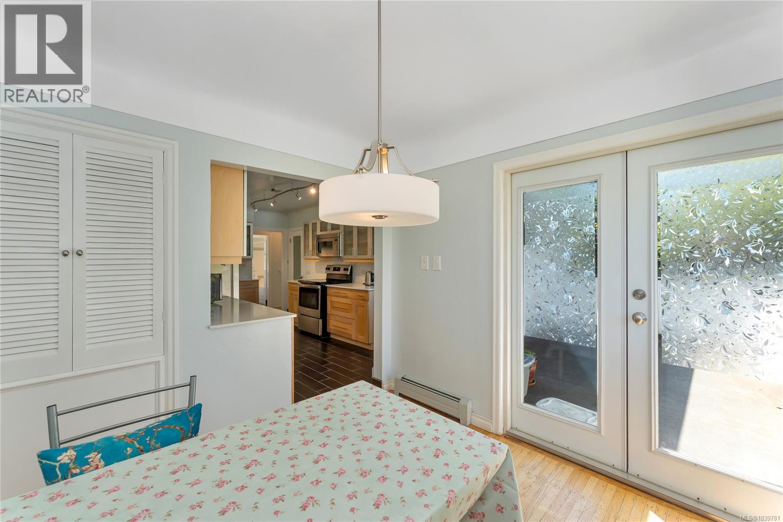 2068 Milton St - 10