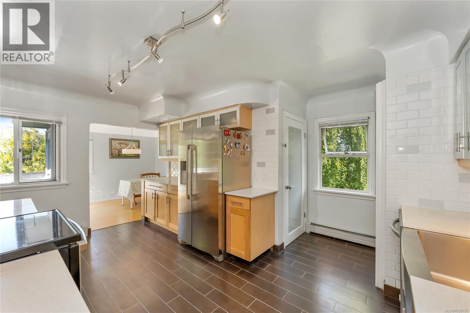 2068 Milton St - 5