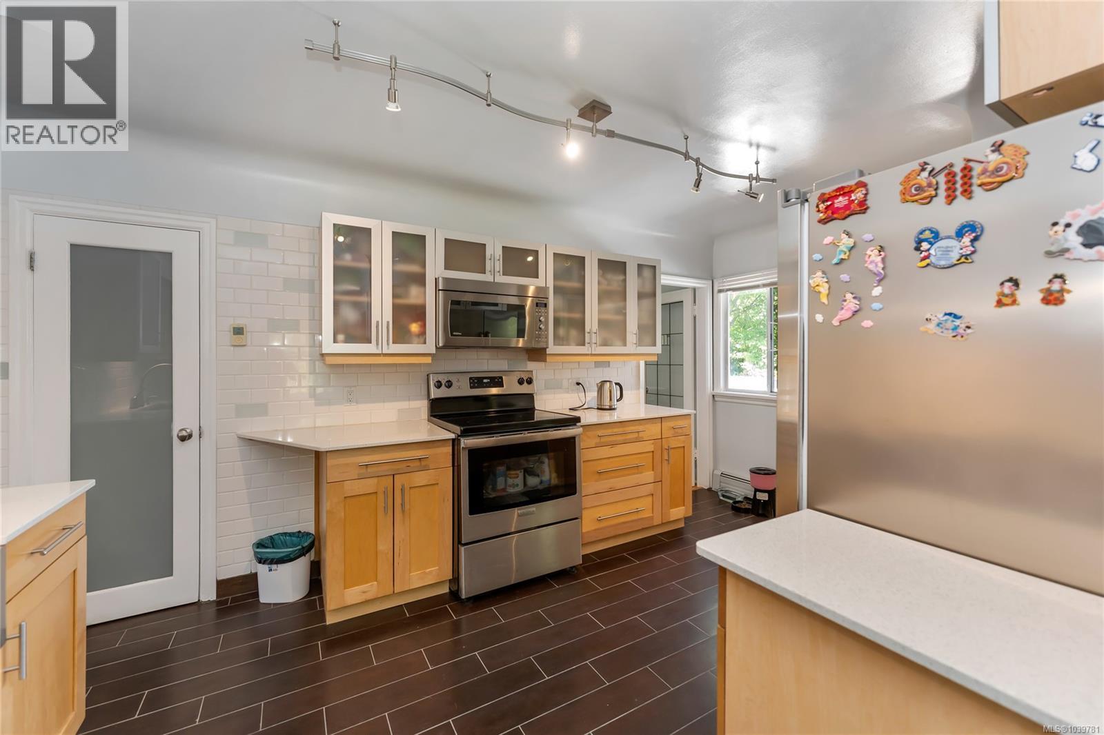 2068 Milton St - 4