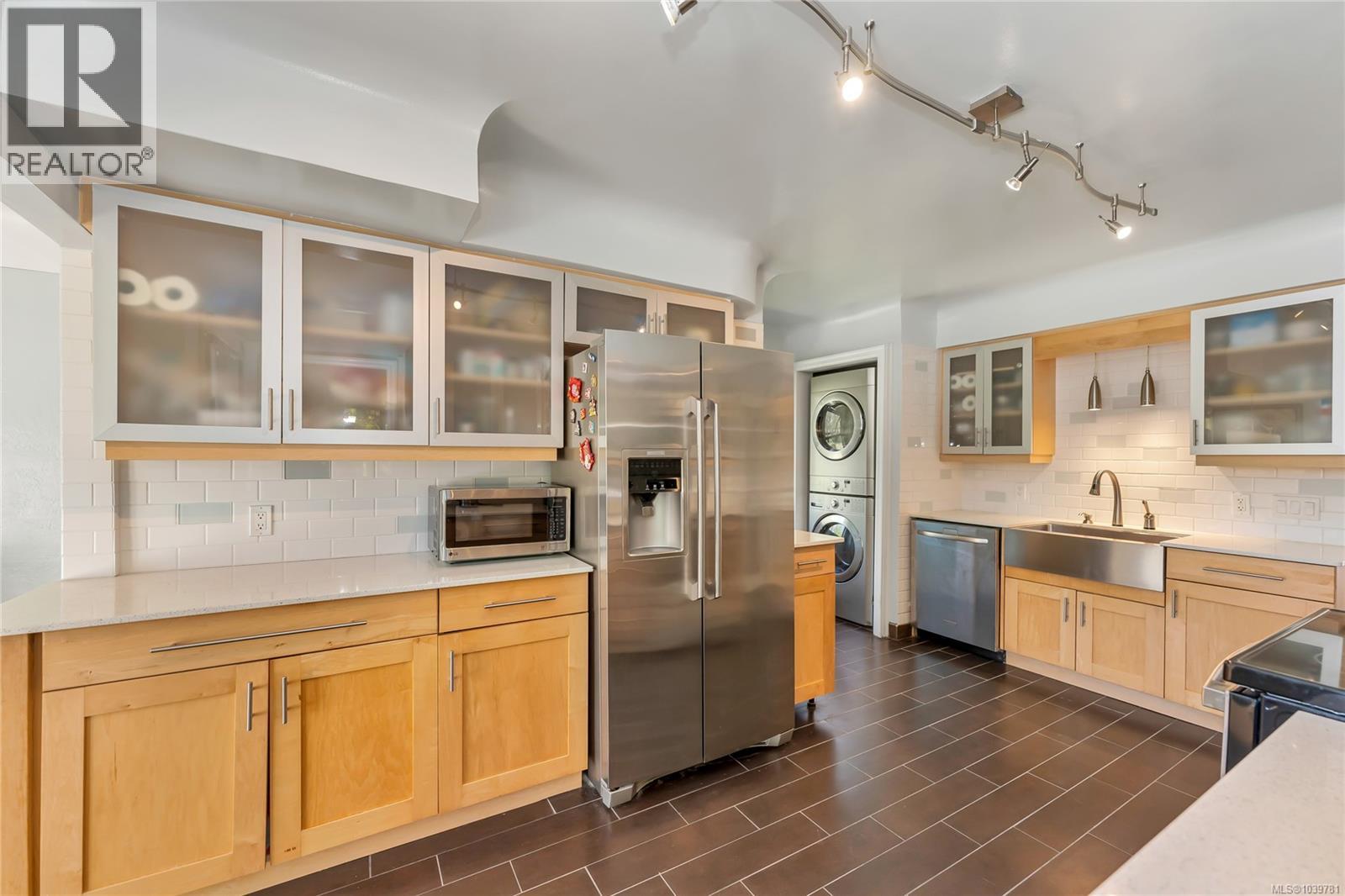 2068 Milton St - 2