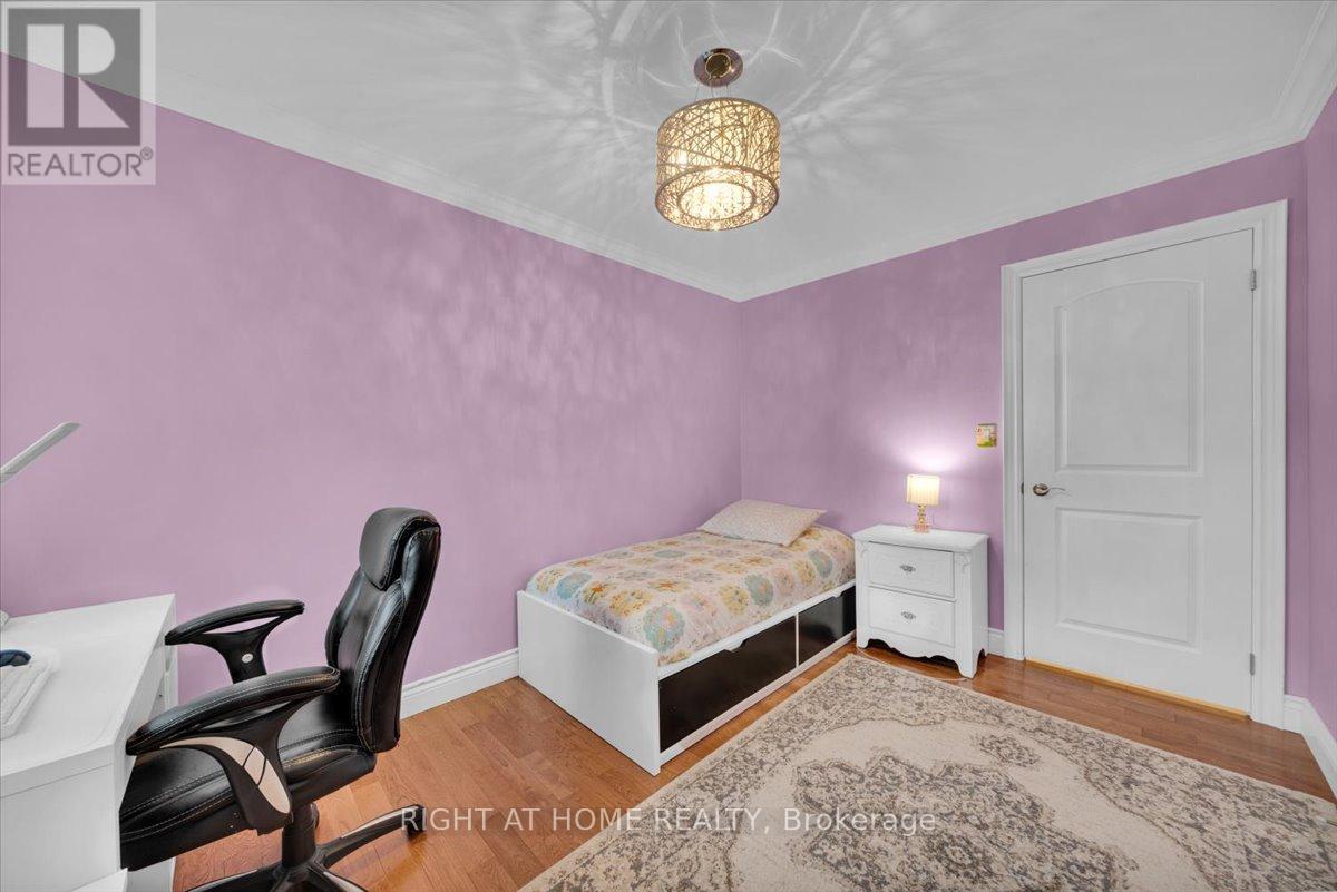 21 WARBECK PLACE - 21