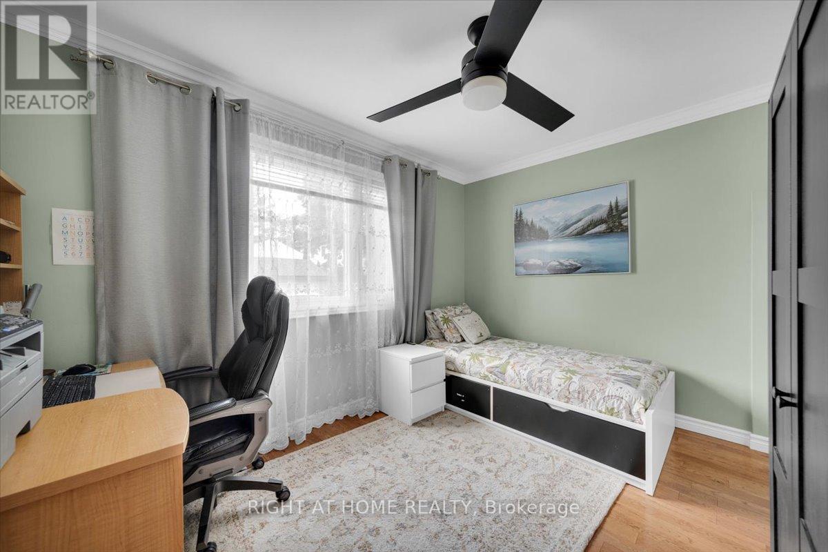 21 WARBECK PLACE - 24