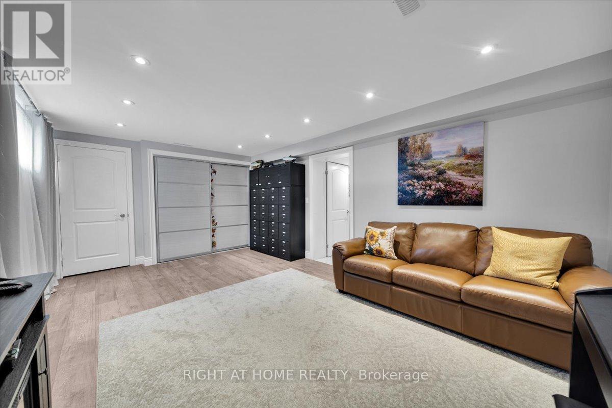 21 WARBECK PLACE - 26