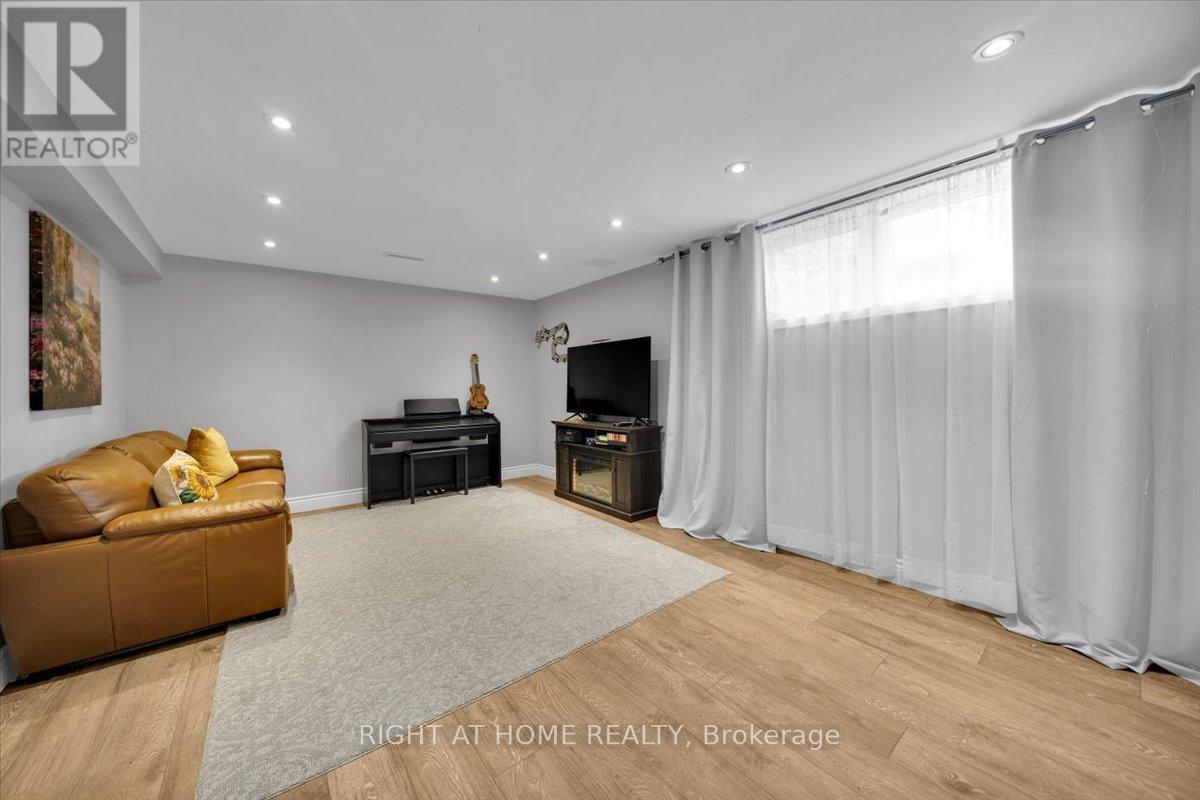 21 WARBECK PLACE - 27