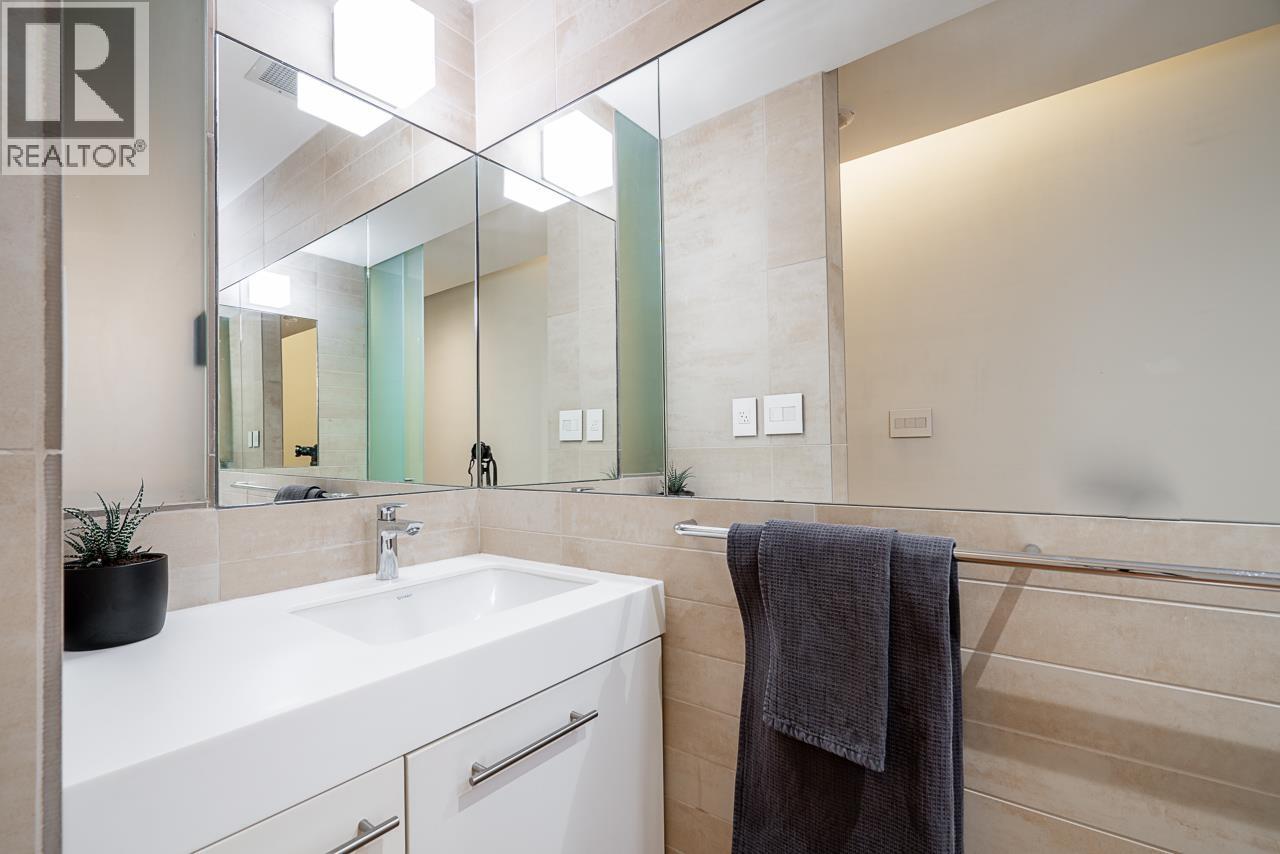 211 36 WATER STREET, Vancouver