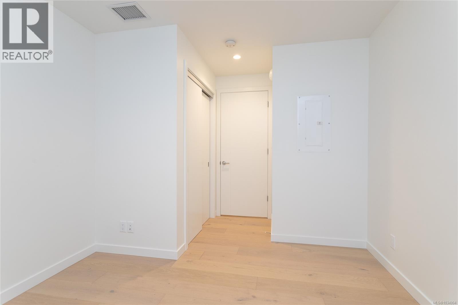 711 2000 Hannington Road, Langford