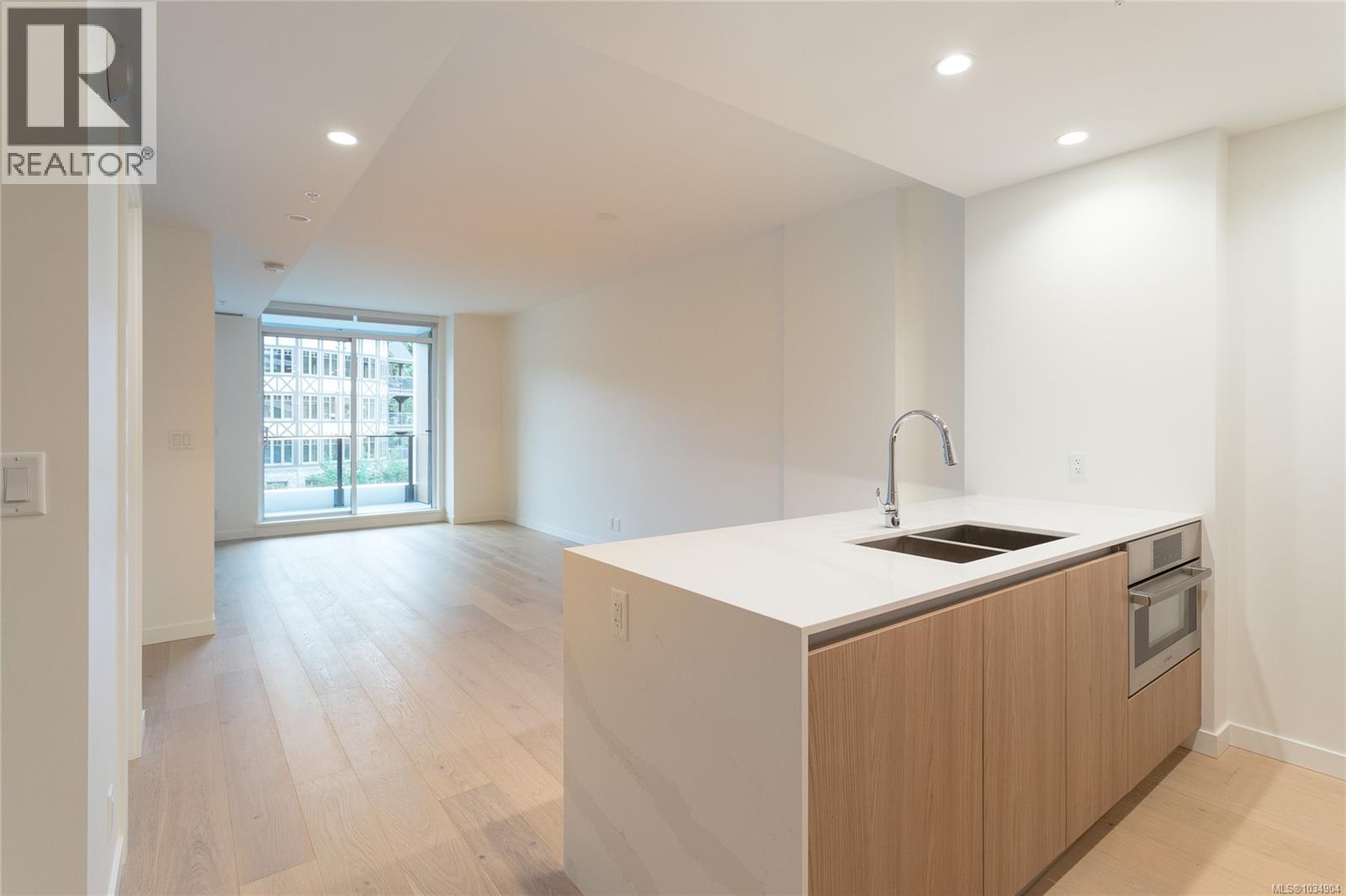 711 2000 Hannington Road, Langford