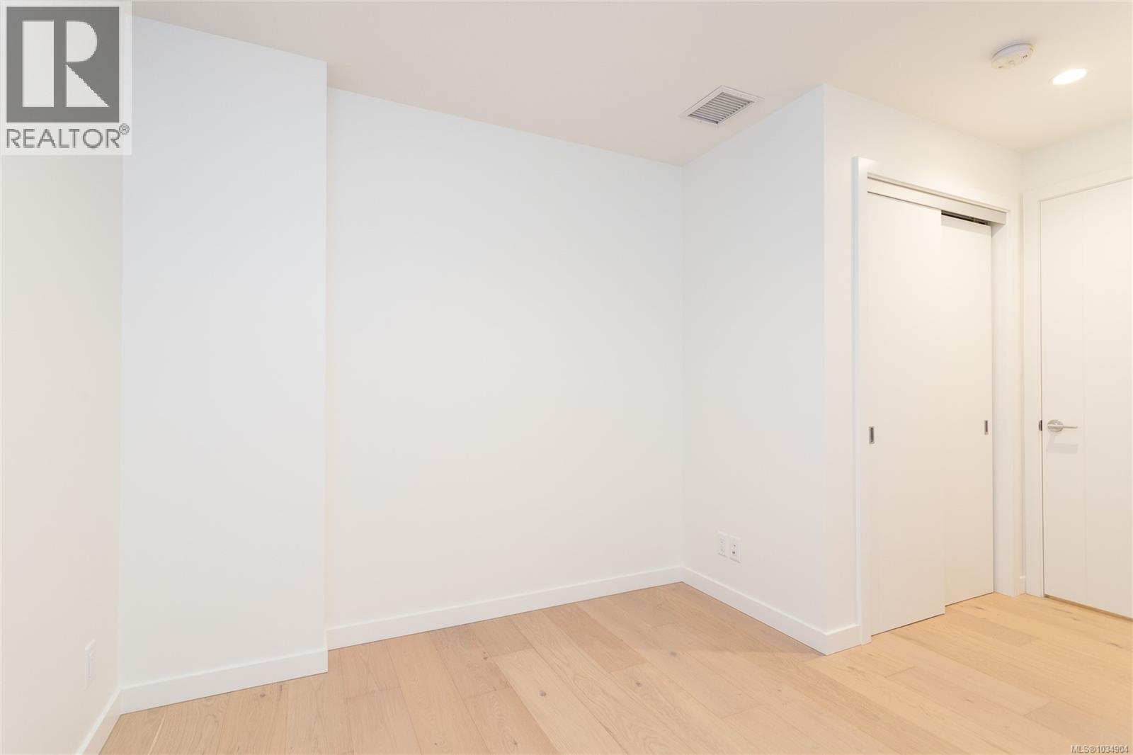 711 2000 Hannington Road, Langford