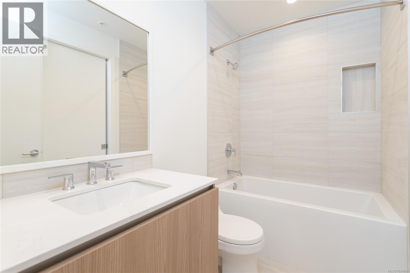 711 2000 Hannington Road, Langford
