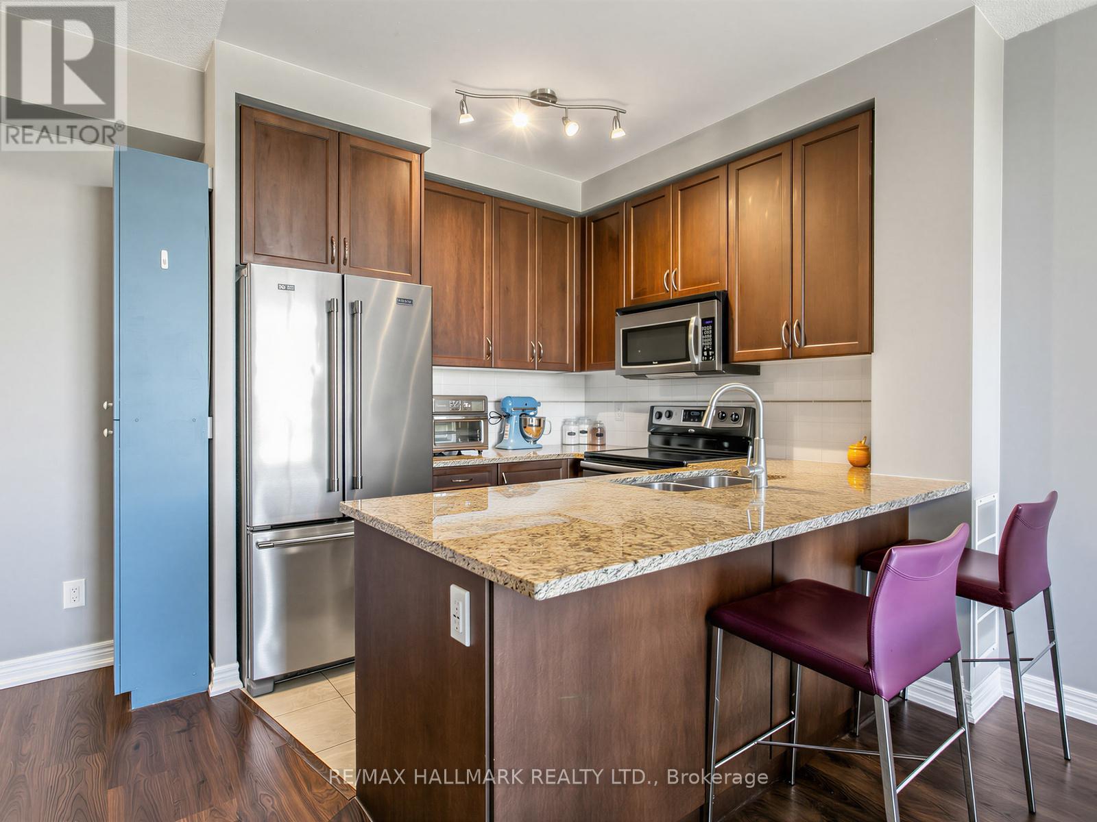 #303 9245 JANE STREET - 11