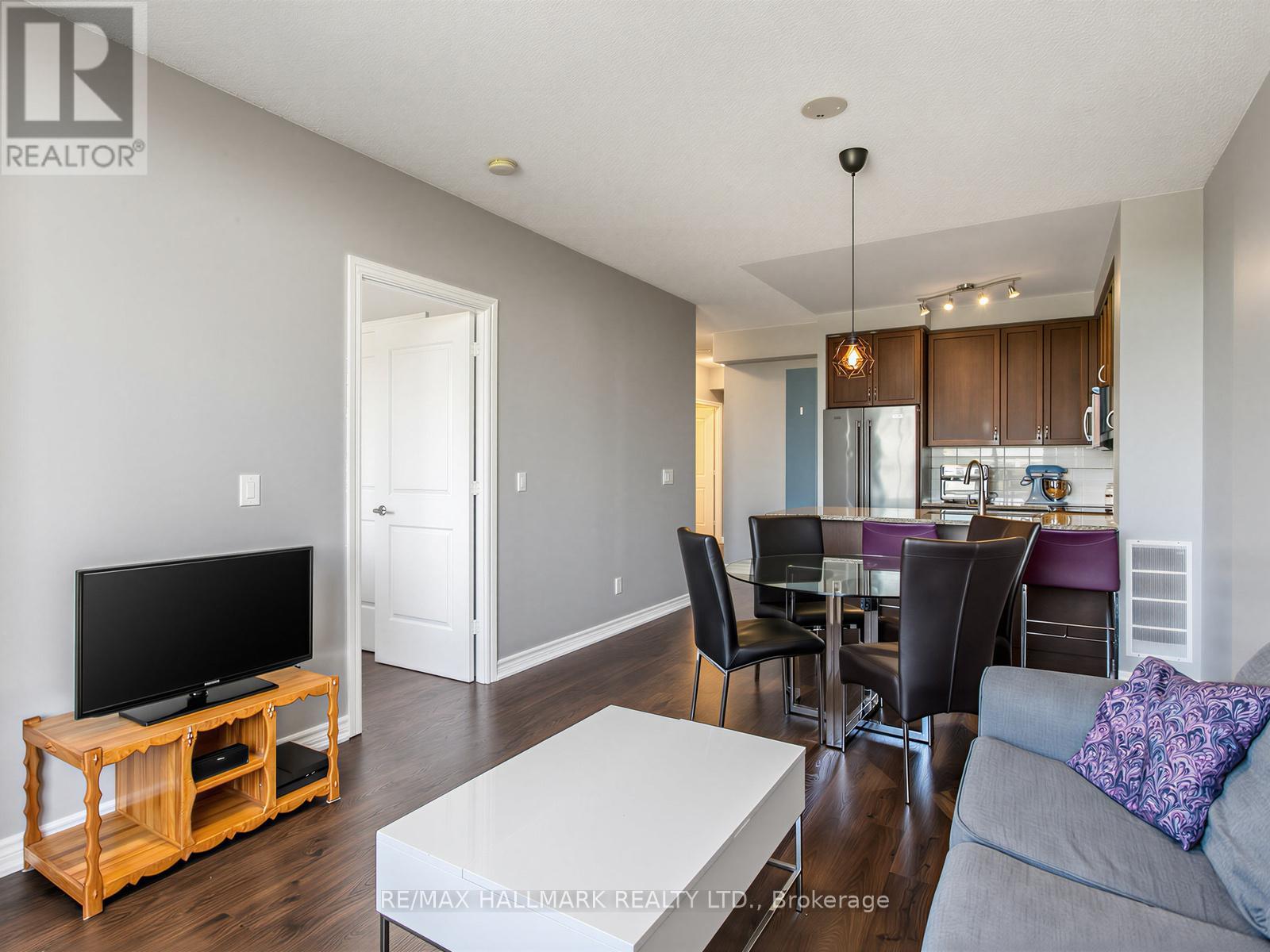 #303 9245 JANE STREET - 12