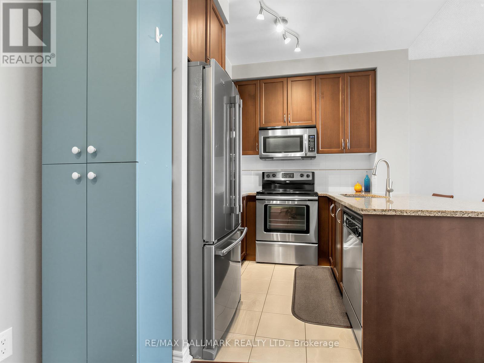 #303 9245 JANE STREET - 9