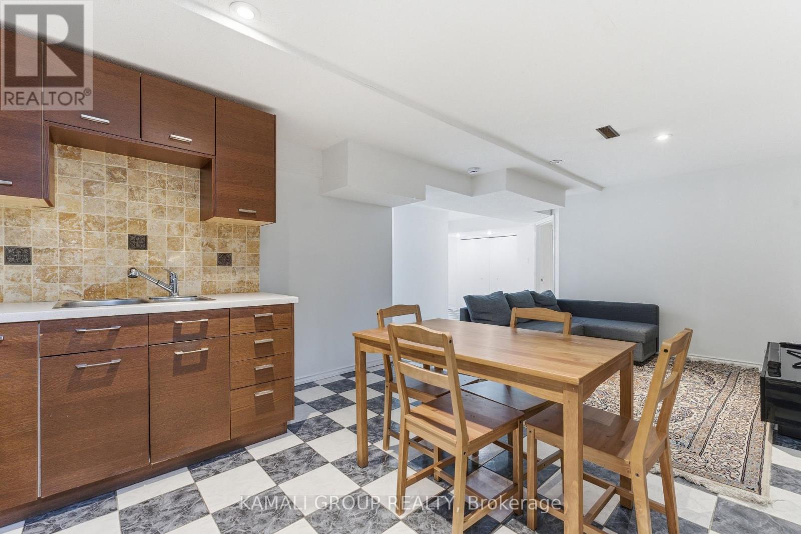 108 KILLIAN ROAD - 40