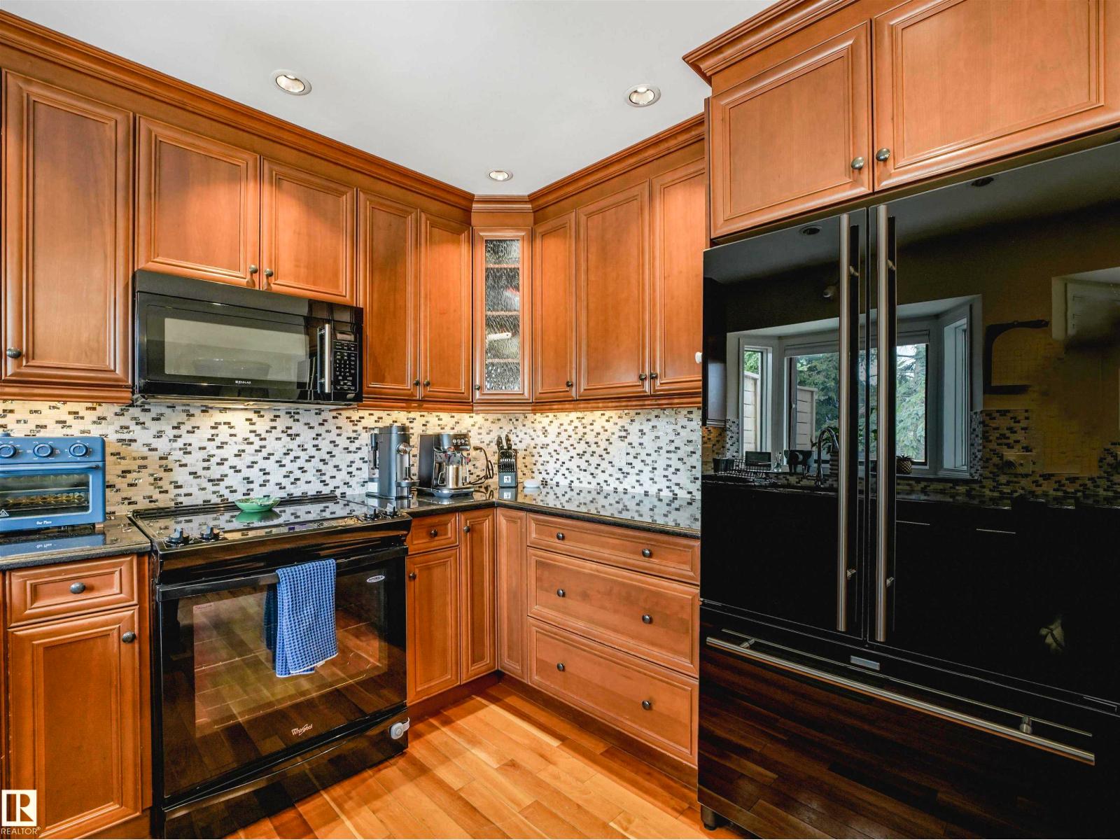 1515 109 ST NW — photo 14