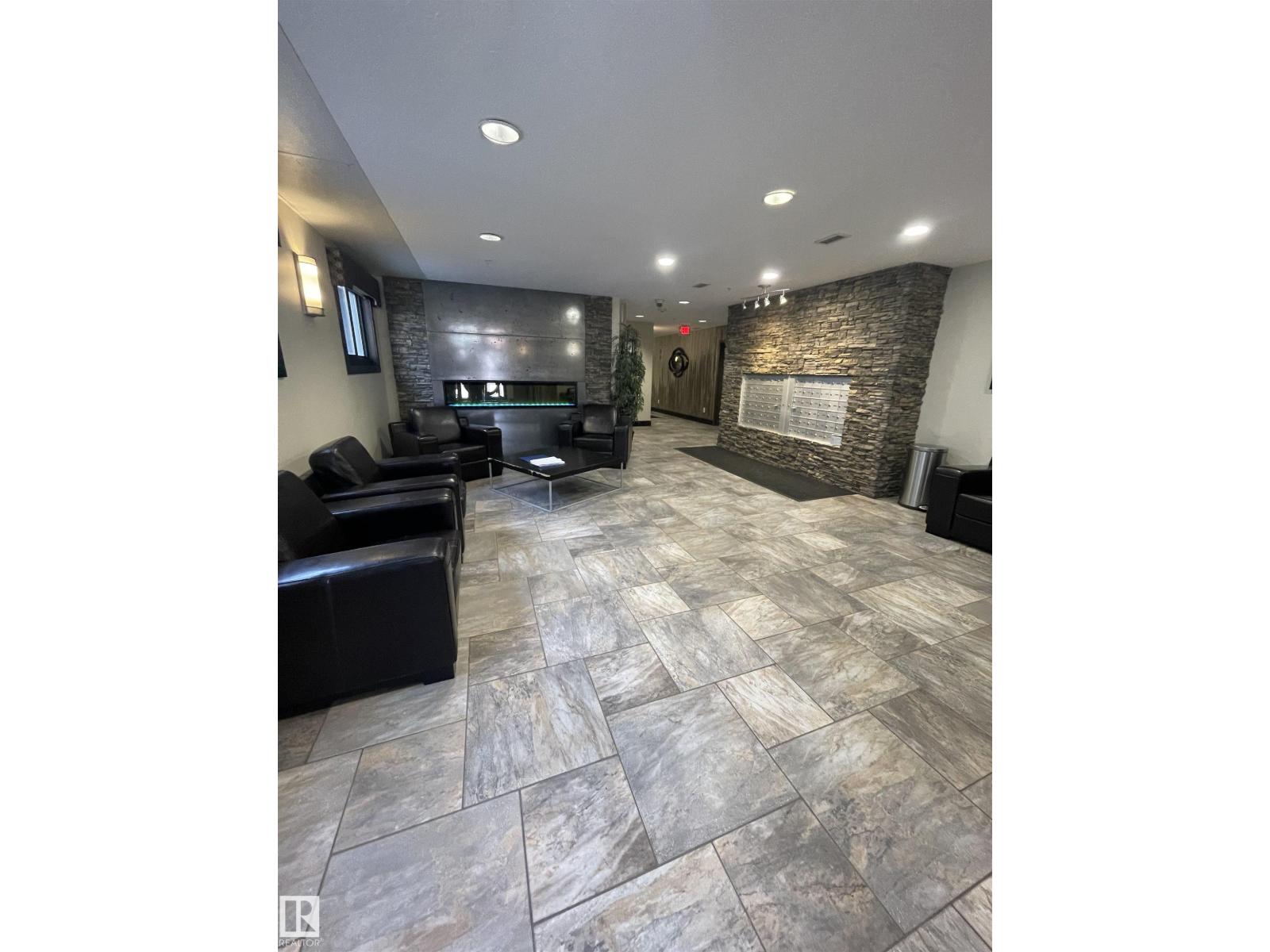 #205 9707 106 ST NW - 4