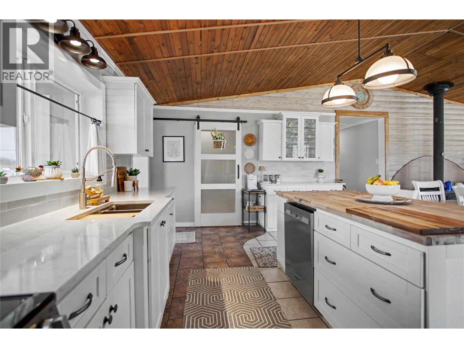 3071 Creighton Valley Road - 11